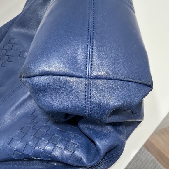 Bottega Veneta lamb leather tote bag - Picture 8 of 12